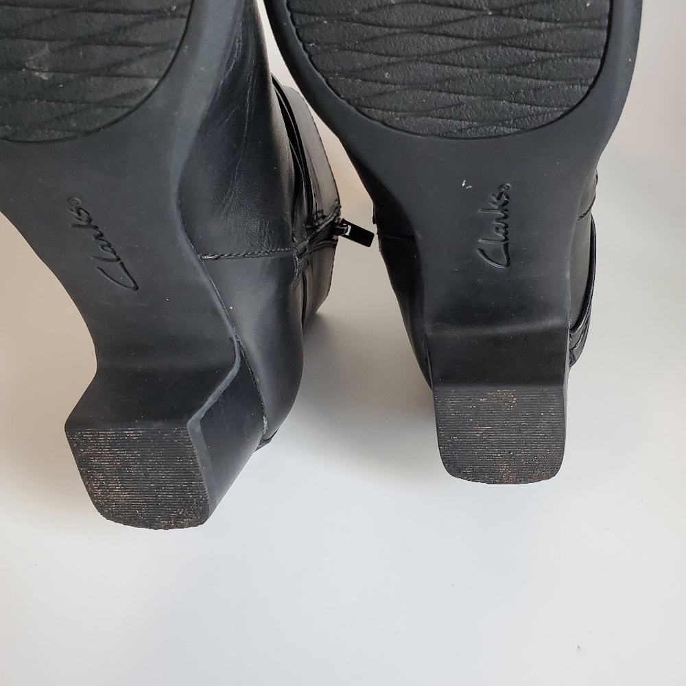 Clarks Artisian Rosalyn Page Black Strap Detail Soft Leather Booties Siz… - Picture 5 of 6